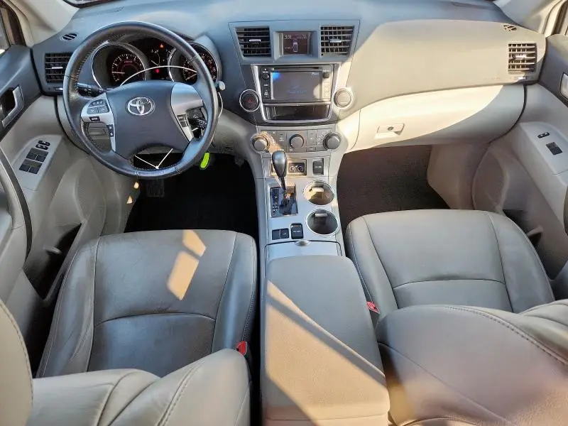 2013 TOYOTA HIGHLANDER BASE  