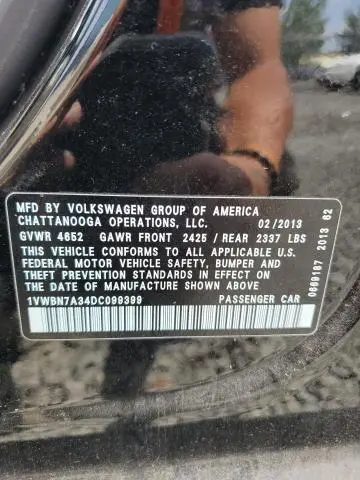2013 VOLKSWAGEN PASSAT SE  