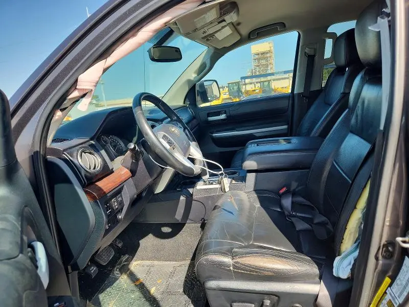 2017 TOYOTA TUNDRA CREWMAX LIMITED  