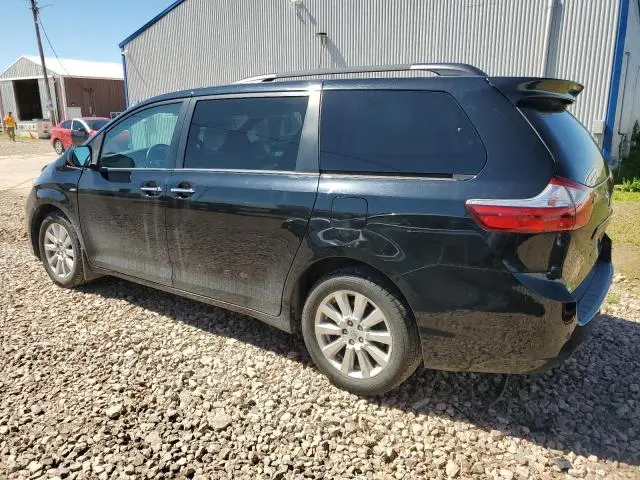 2017 TOYOTA SIENNA XLE  