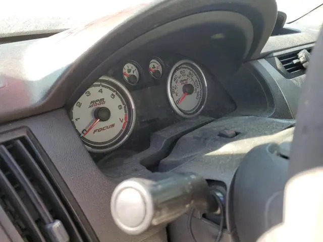 2010 FORD FOCUS SE  