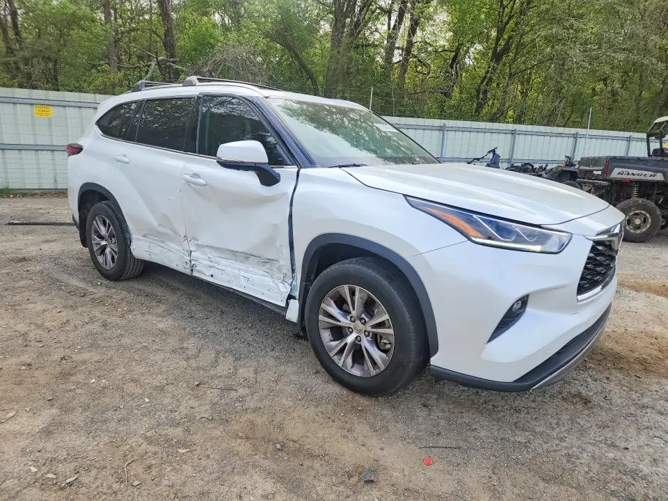2022 TOYOTA HIGHLANDER PLATINUM  