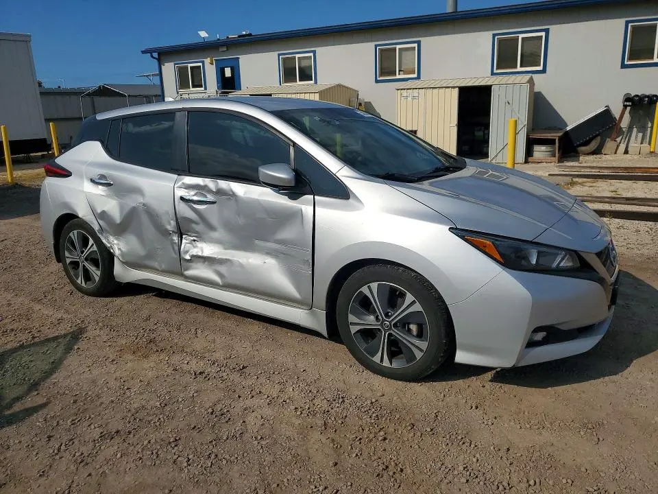 2021 NISSAN LEAF SV  