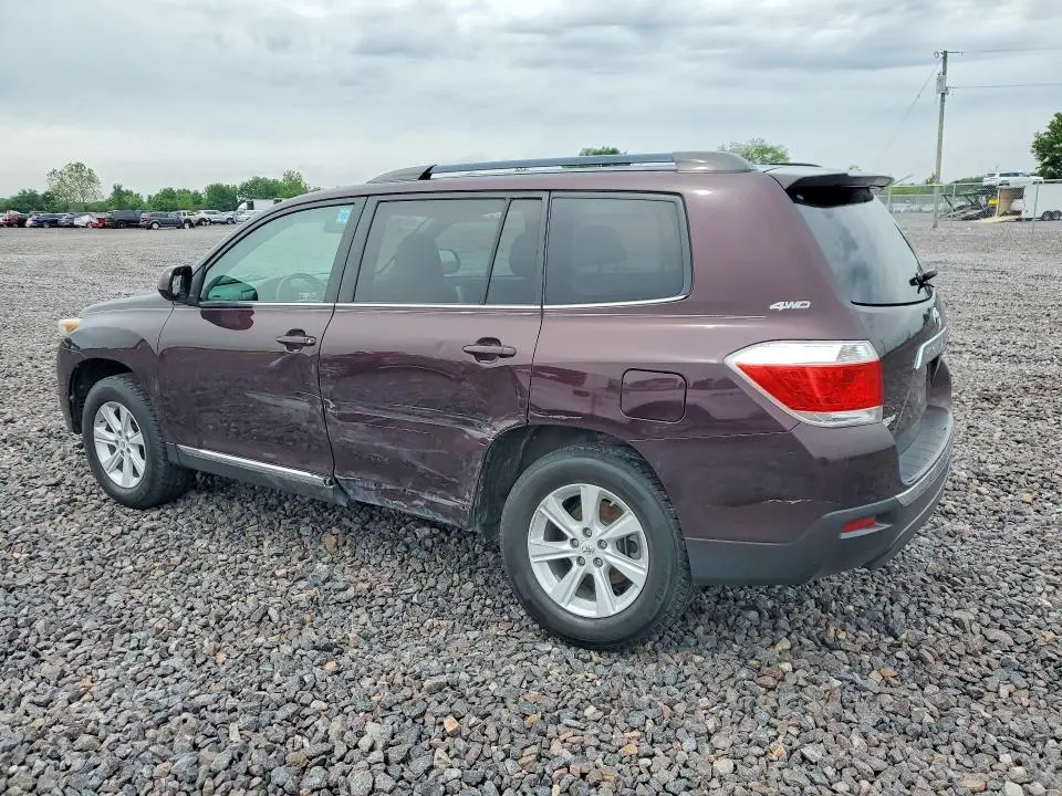 2013 TOYOTA HIGHLANDER SE  