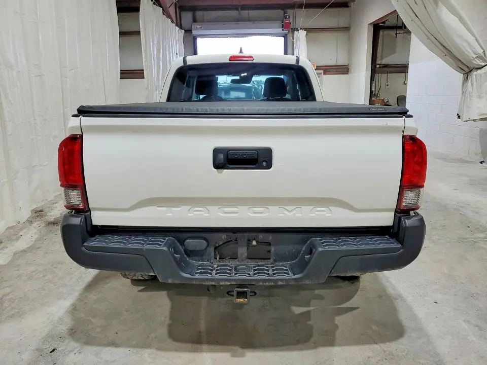2022 TOYOTA TACOMA SR  