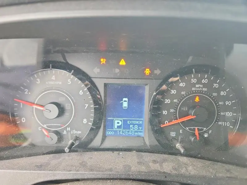 2015 TOYOTA SIENNA LE 8-PASSENGER  