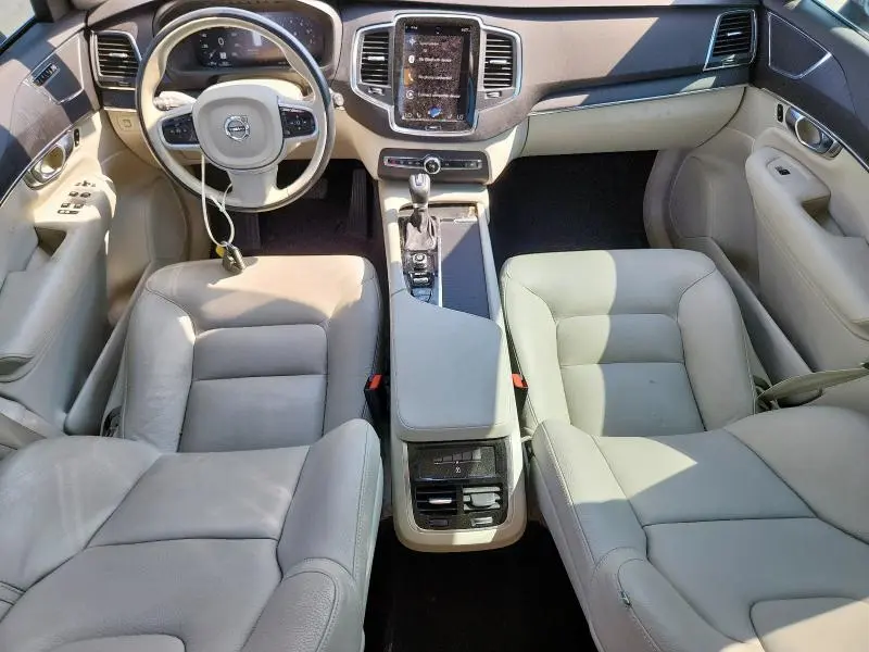 2020 VOLVO XC90 T5 MOMENTUM  