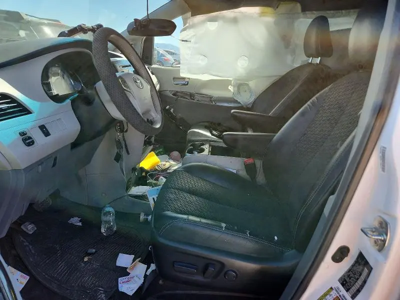 2013 TOYOTA SIENNA SPORT  