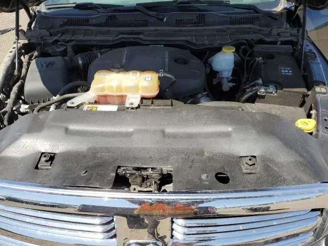 2017 RAM 1500 SLT  