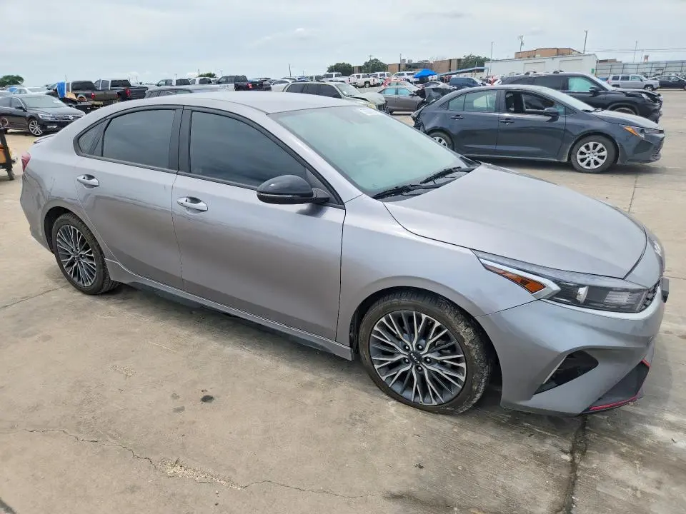 2023 KIA FORTE GT LINE  