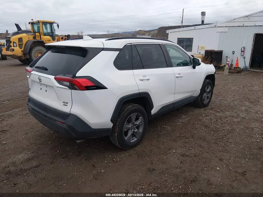2022 TOYOTA RAV4 XLE