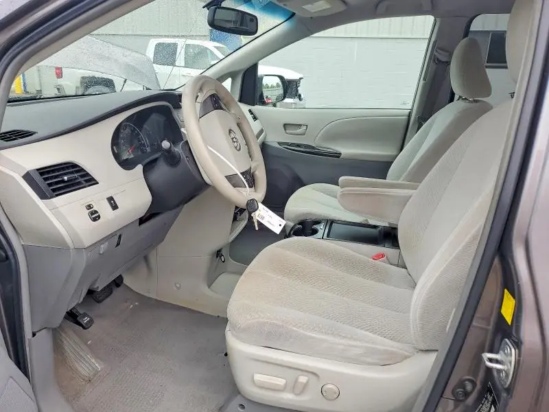 2011 TOYOTA SIENNA LE  