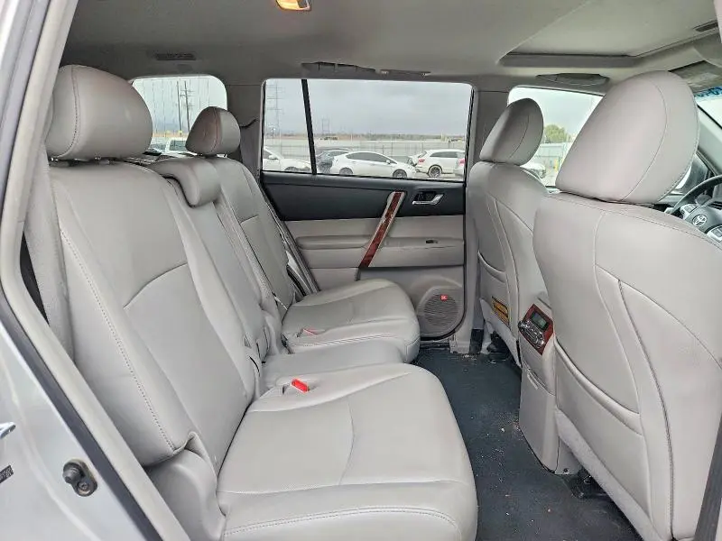 2013 TOYOTA HIGHLANDER LIMITED  