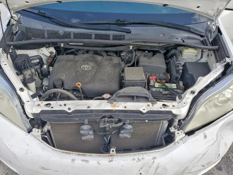 2017 TOYOTA SIENNA LE 8-PASSENGER  