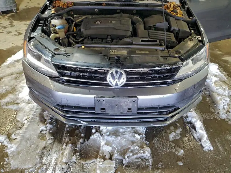 2016 VOLKSWAGEN JETTA SPORT  