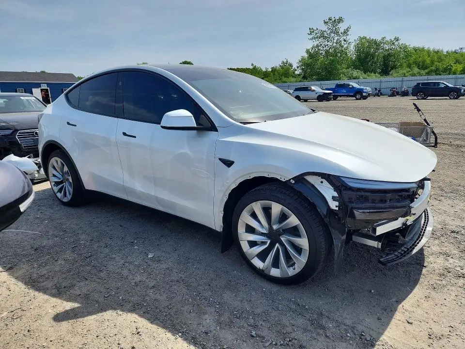 2026 TESLA MODEL Y   