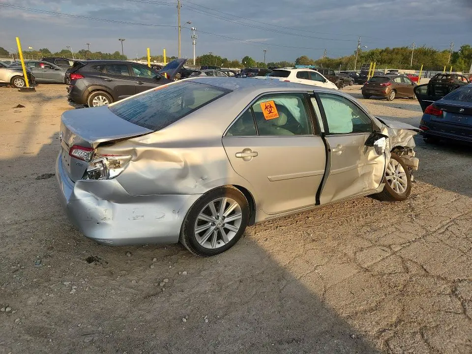 2012 TOYOTA CAMRY XLE  