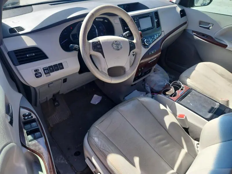 2013 TOYOTA SIENNA XLE 8-PASSENGER  