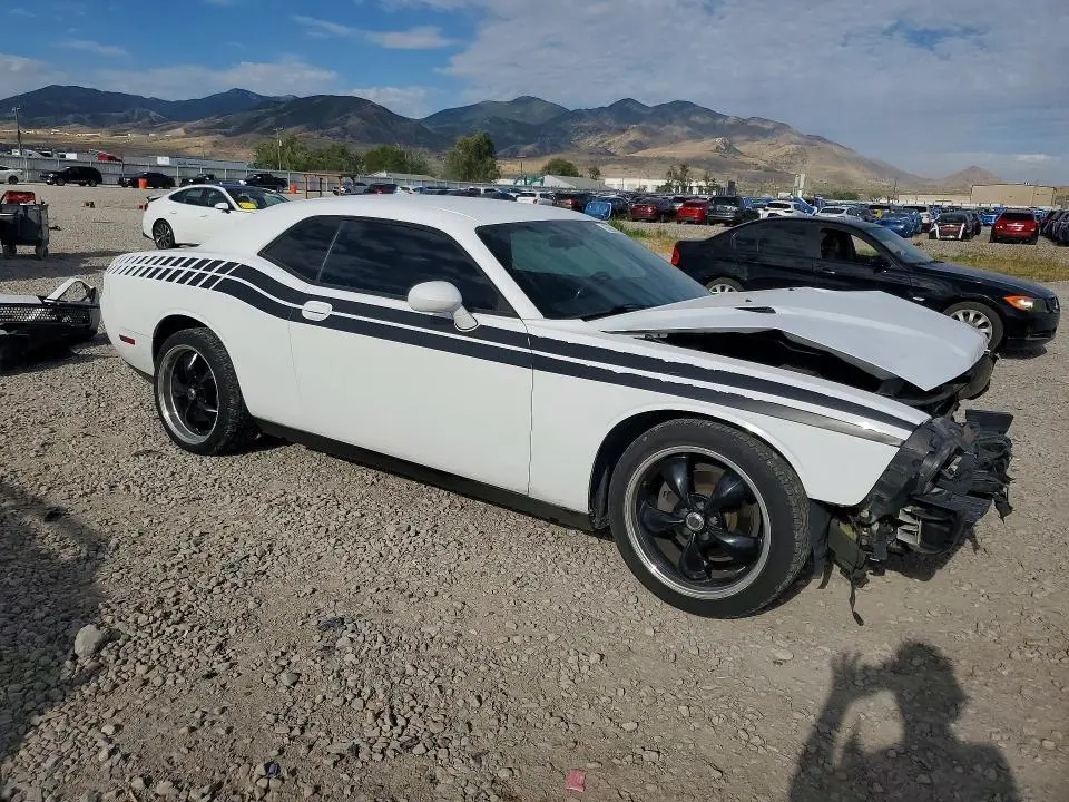 2013 DODGE CHALLENGER SXT  