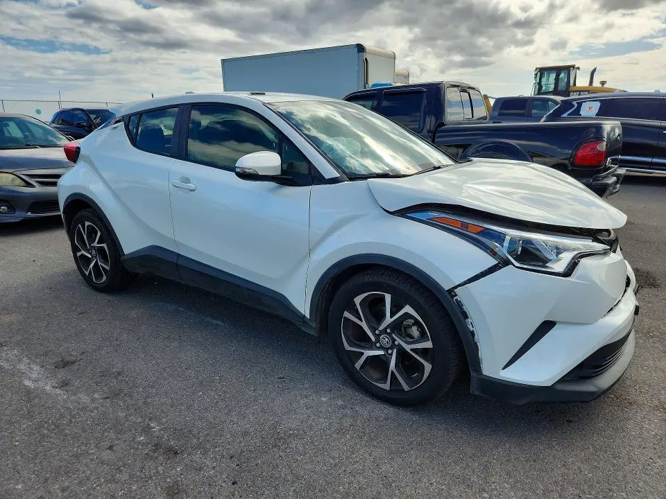 2019 TOYOTA C-HR LE  