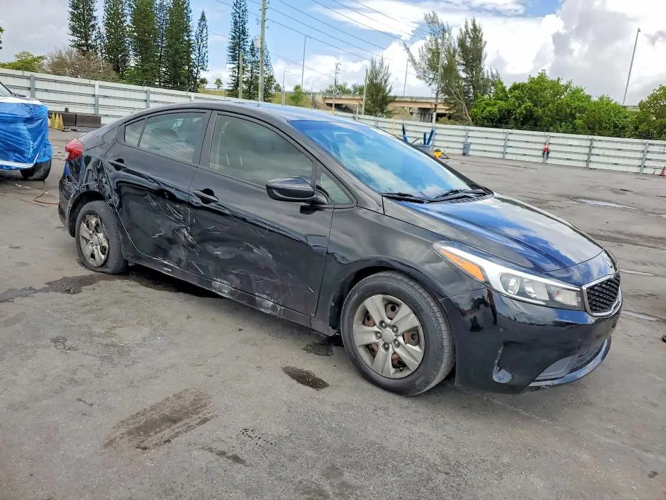 2018 KIA FORTE LX  