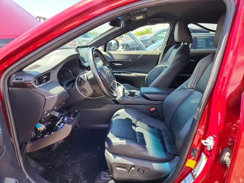 2021 TOYOTA VENZA XLE  