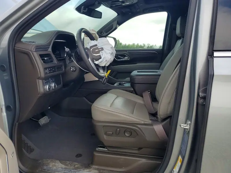 2024 GMC YUKON SLT  