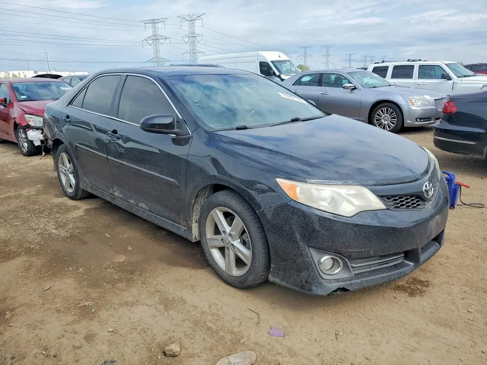 2014 TOYOTA CAMRY SE  