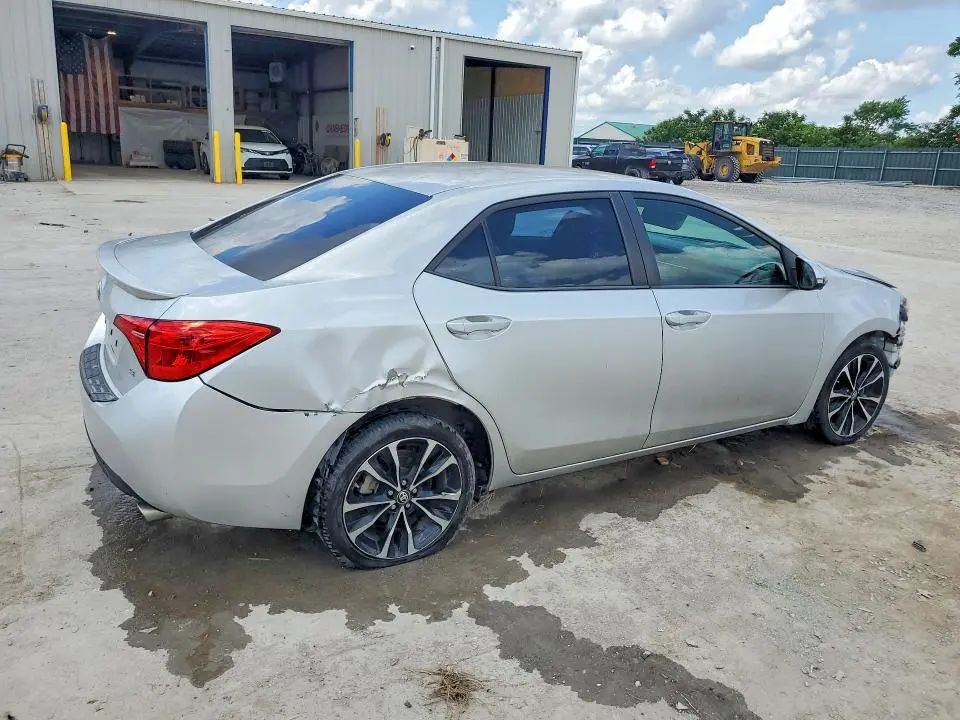 2018 TOYOTA COROLLA SE  