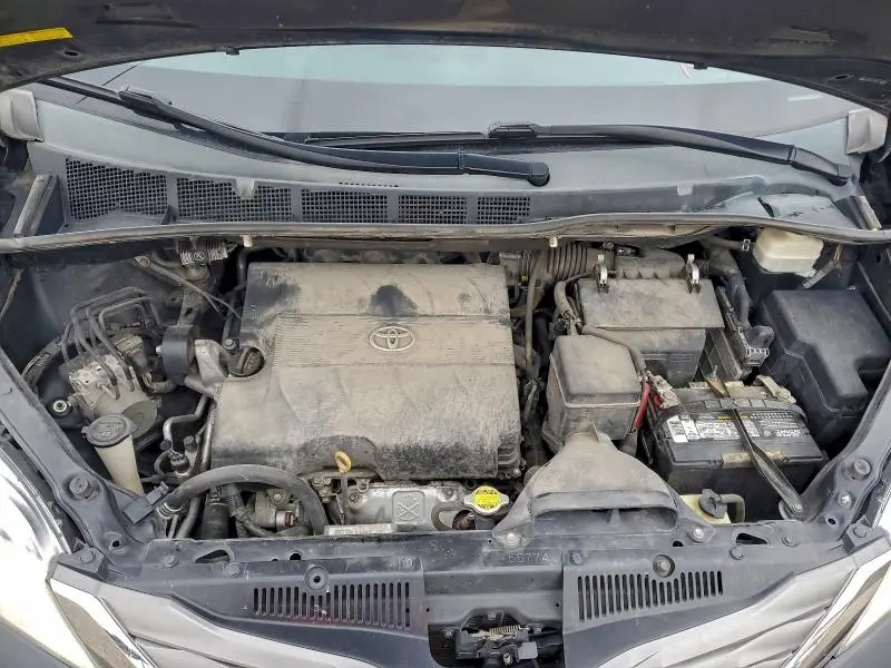 2012 TOYOTA SIENNA XLE  