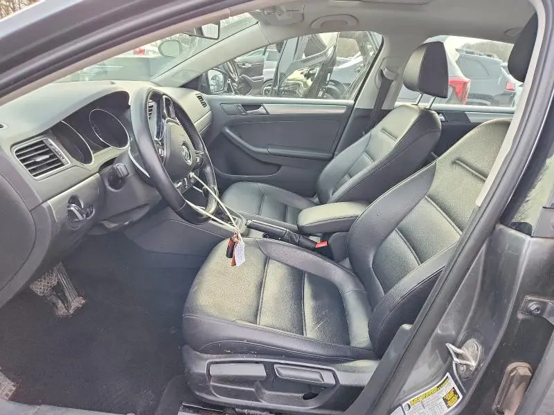 2015 VOLKSWAGEN JETTA SE  