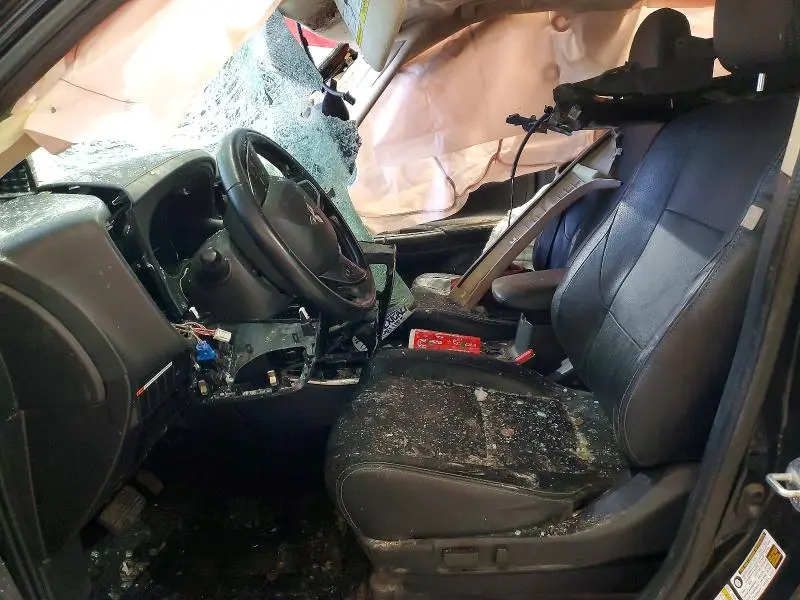 2018 MITSUBISHI OUTLANDER SE  