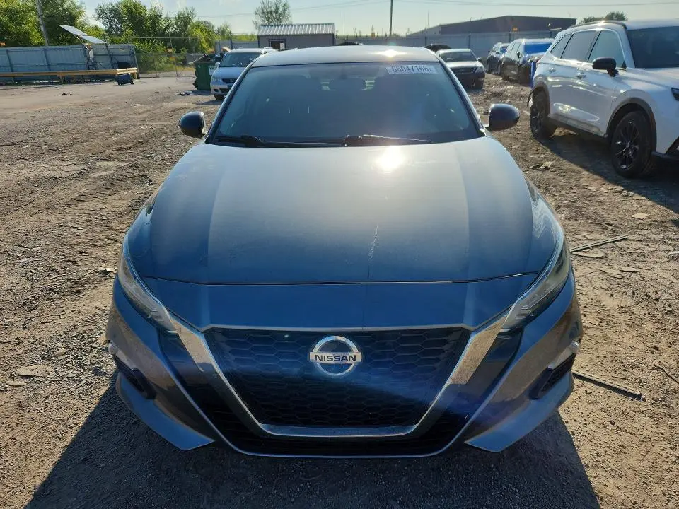 2019 NISSAN ALTIMA SR  