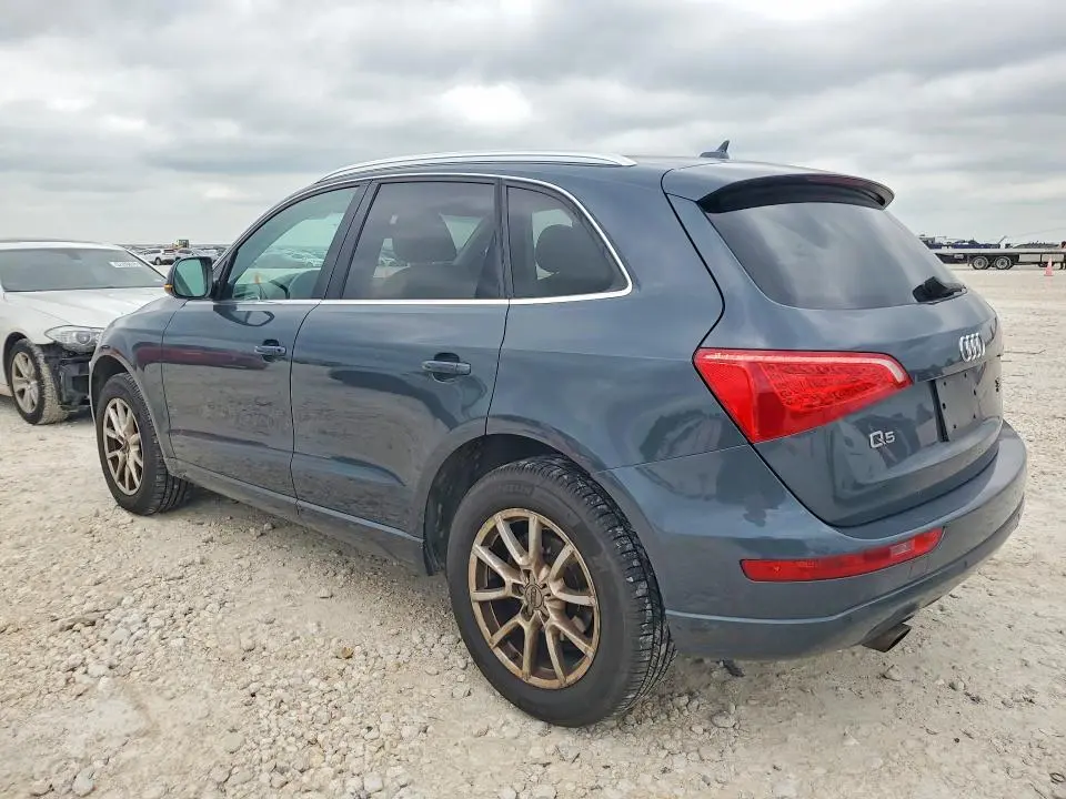 2010 AUDI Q5 PREMIUM PLUS  