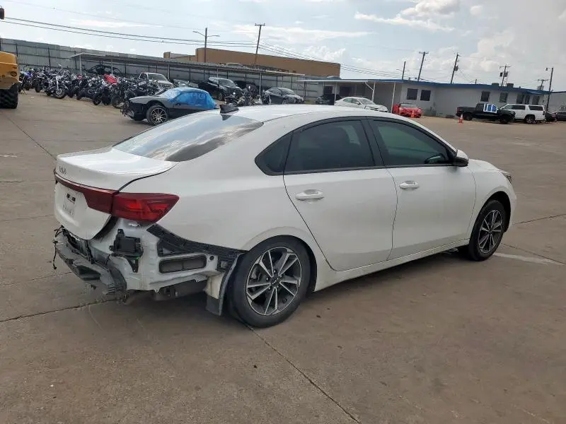 2022 KIA FORTE FE  