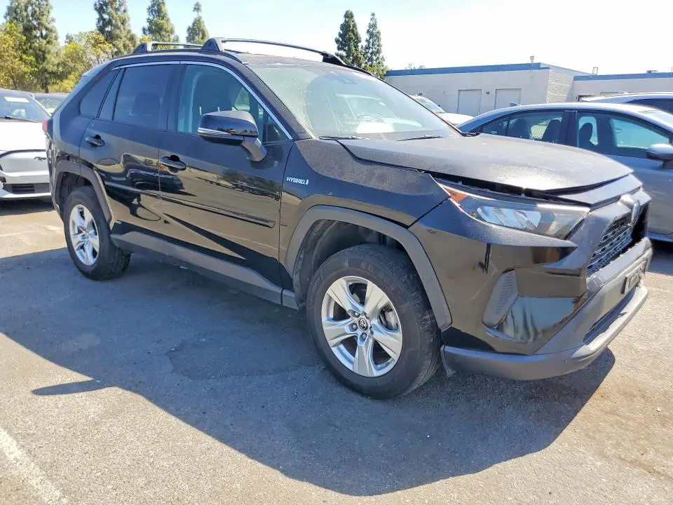 2021 TOYOTA RAV4 LE  