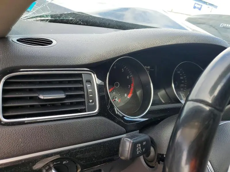 2017 VOLKSWAGEN JETTA SE  