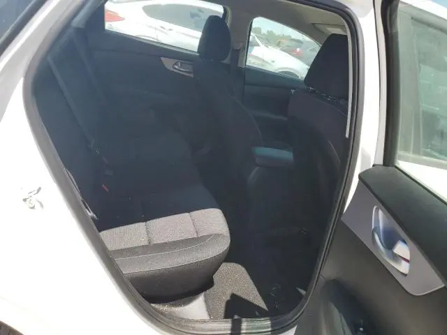 2024 KIA FORTE LX  