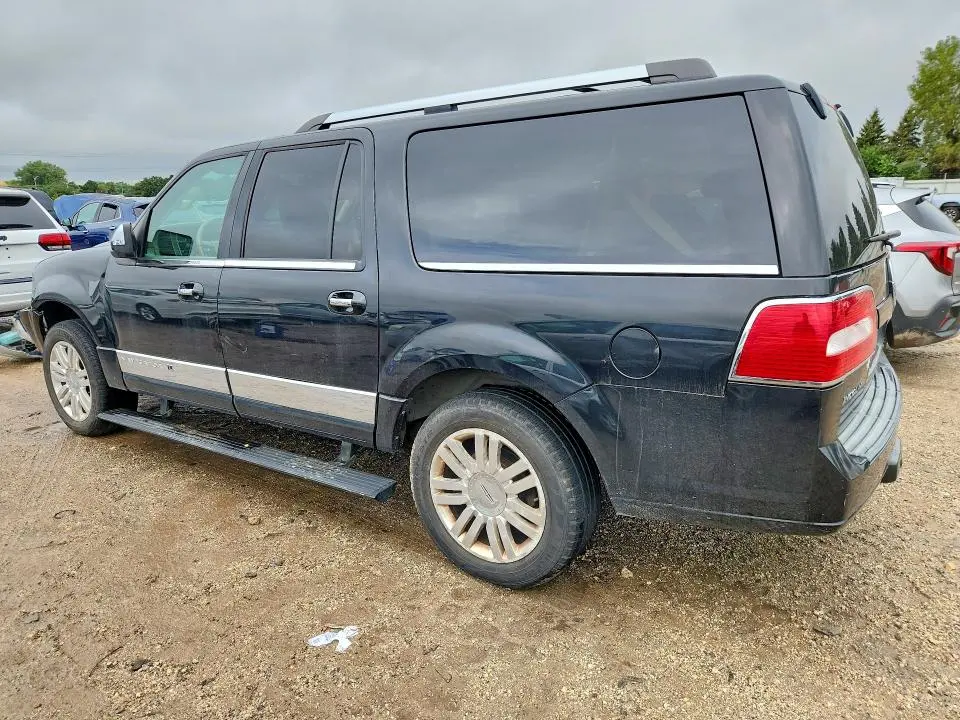 2011 LINCOLN NAVIGATOR   