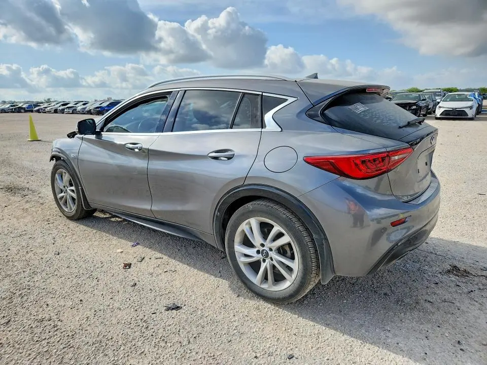 2019 INFINITI QX30 LUXE  