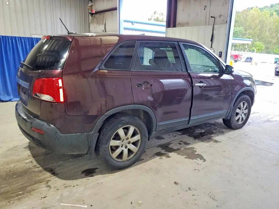 2013 KIA SORENTO LX  