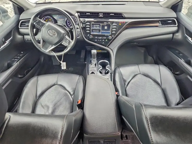 2020 TOYOTA CAMRY XLE  