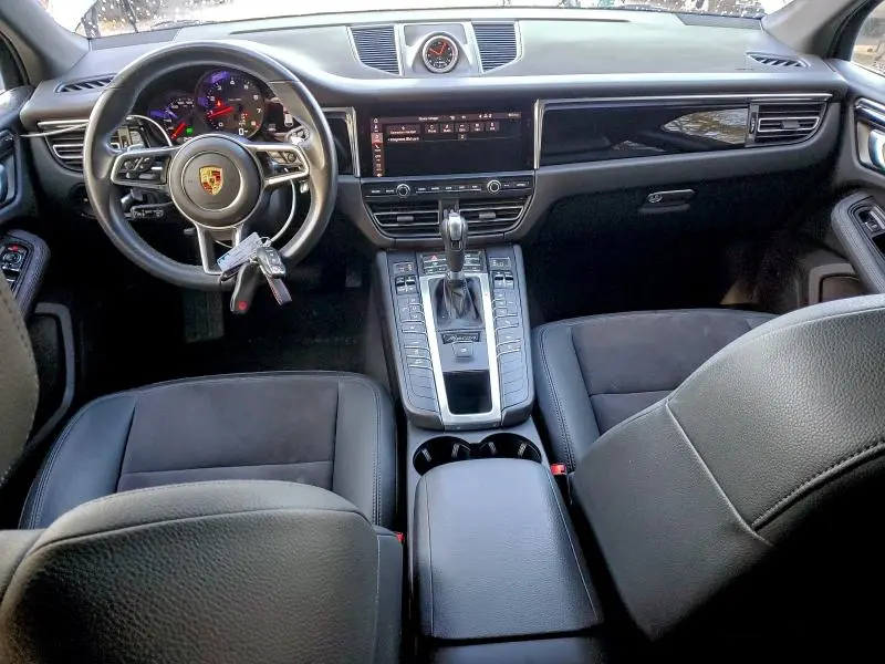 2021 PORSCHE MACAN   