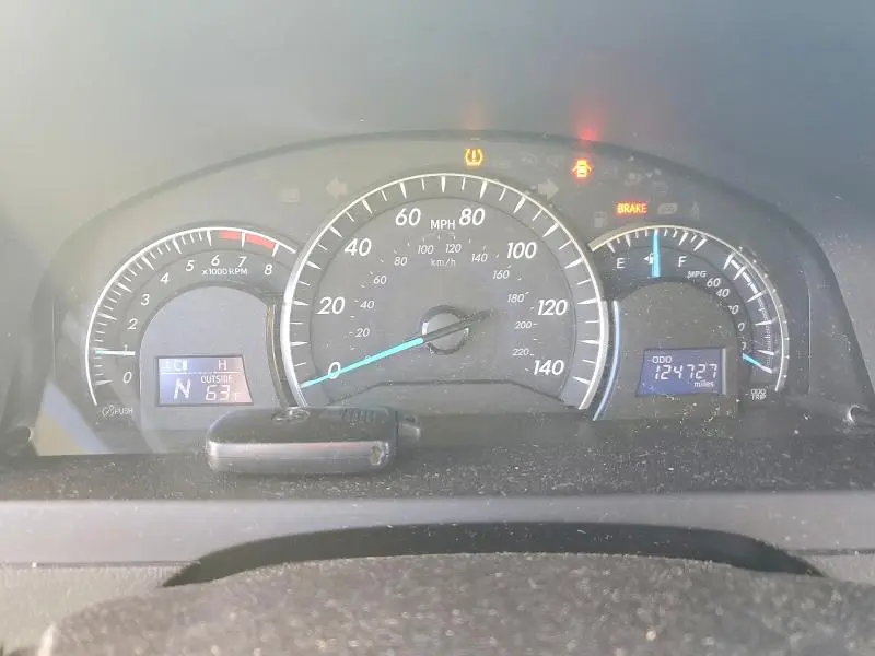 2014 TOYOTA CAMRY SE  