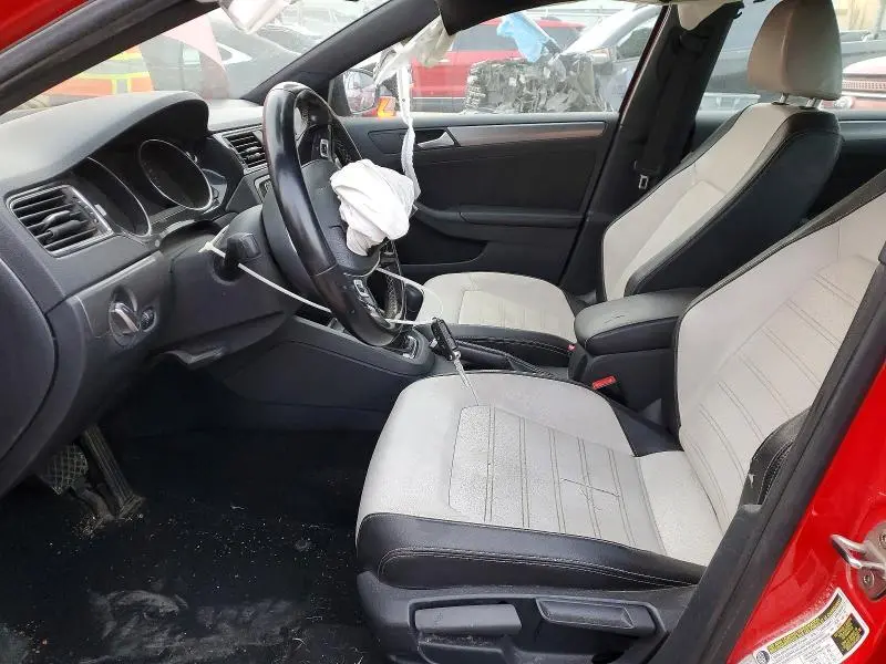 2016 VOLKSWAGEN JETTA SPORT  