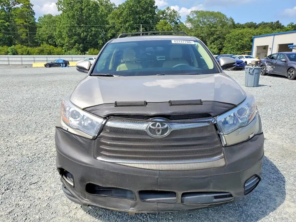 2016 TOYOTA HIGHLANDER LE PLUS  
