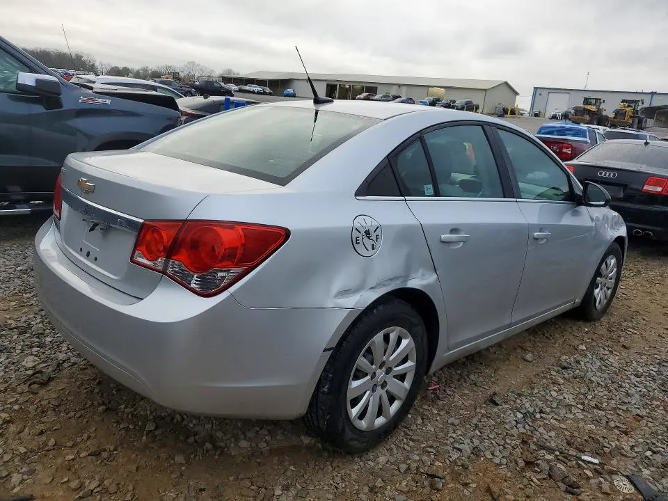 2011 CHEVROLET CRUZE LS  