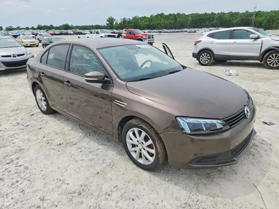 2012 VOLKSWAGEN JETTA SE  