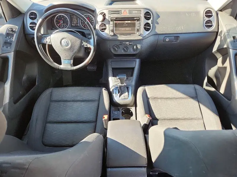 2010 VOLKSWAGEN TIGUAN SE  