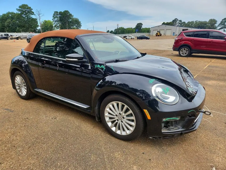 2019 VOLKSWAGEN BEETLE S  